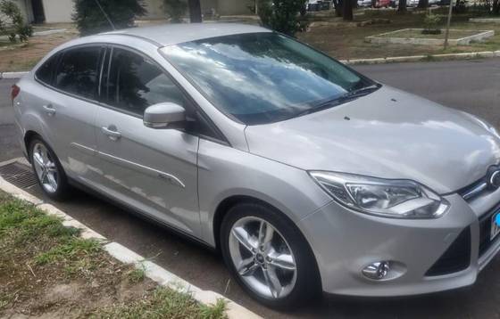 FORD FOCUS 2.0 SE SEDAN 16V FLEX 4P POWERSHIFT